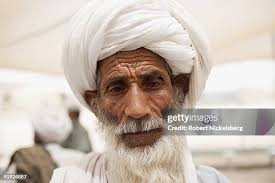 30 Eh Ye Naw Photos & High Res Pictures