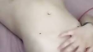 Bald ist das abendessen fertig. Naturgeile Studentin Zeigt Was Sie Hat Und Spielt An Der Pussy Eachporn