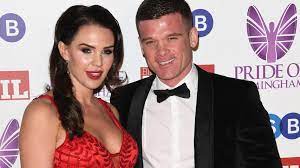 Good photos will be added to photogallery. Nach Vier Sohnen Danielle Lloyd Erwartet Ein Tochterchen Promiflash De
