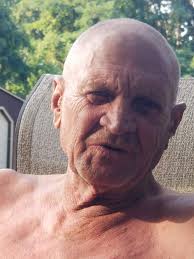 Setting up a slide show with captions from a photo album