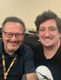 Jurassic Park exclusive at SDCC! Get the CZX Jurassic Park: Preview Box to  get 9 exclusive Base Cards plus a special 10th card: either an Autograph  Card signed by star Wayne Knight