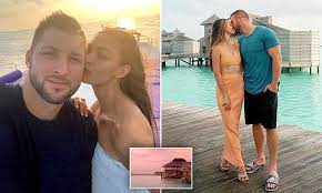 Tim tebow's wife is a very beautiful woman. Tim Tebow And Wife Share Maldives Honeymoon Photos Daily Mail Online