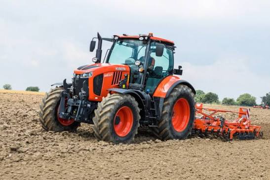 Kubota M6142 Tractor