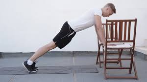 Du solltest eigentlich sport machen? Fitnessubungen Fur Zu Hause Mit Diesen 11 Ubungen Werdet Ihr Fit Ohne Gerate