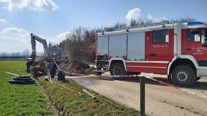 Die ölspur zog sich von der linzerstraße. Te 58 59 2020 Technische Einsatze T1 Am 18 03 2020 Freiwillige Feuerwehr Zwettl