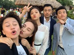 Con cái đúng là nỗi lo cả đời của bố mẹ, ngay cả bố sơn ra đến ngoại truyện rồi mà vẫn còn phải lo lắng chuyện của ba cô. He Lá»™ Chinh Thá»©c Vá» 4 Táº­p Ngoáº¡i Truyá»‡n Vá» Nha Ä'i Con Tin Tá»©c Online