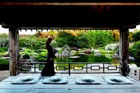 C'est en 1682 qu'il décide d'établir à versailles sa capitale. Zen Une Retraite Au Monastere Pour Se Retrouver Avec Soi Meme
