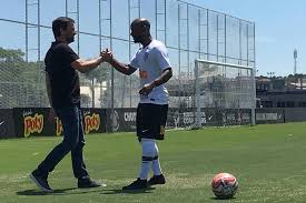 Confira relacionados e provável time timão divulgou a lista de jogadores que viaja para belo horizonte neste sábado. Flamenguista Love Se Declara Ao Corinthians Amor De Mae E Amor De Esposa Gazeta Esportiva