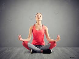 Originated in ancient india with a view to attain a state of permane. Junges Madchen Entspannt In Yoga Position Foto Vorratig Crushpixel