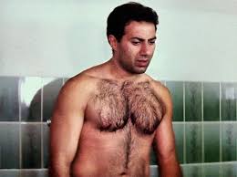 Omg Look At These 12 Men Who Showed Off Their Extreme Cleavages Welcome to official page facebook of ranbir kapoor, enjoy your stay!