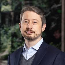 Credit fund currency sleeves