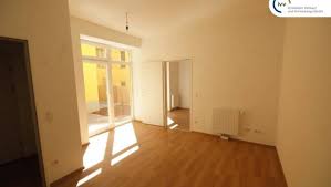 Das haus wurde 2010 hochwertig saniert und überzeugt durch eine sehr gute wohnausstattung. Schone 2 Zimmer Wohnung Mit Garten Mietwohnung Wien