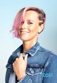 Aria di cambiamenti per federica pellegrini. Capelli Rosa Per Federica Pellegrini Ecco L Ultimo Colpo Di Testa Della Nuotatrice Foto