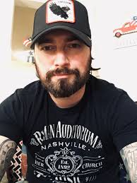 Derek Crider's Instagram, Twitter & Facebook