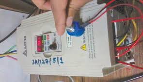 Sa video tutorial na ito ay gagawa po tayo ng control wiring diagram para po sa motor control circuit ng vfd or variable. Controlling 3 Phase Induction Motor Using Vfd And Plc