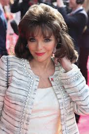 Joan collins thanked her doctors for the vaccine. Joan Collins Zu Weihnachten In London