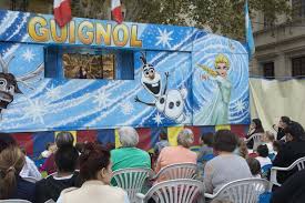 Samedi 3 et dimanche 4 décembre 2016. Les Enfants Emerveilles Par Le Spectacle De Guignol Sur Le Theme De La Reine Des Neiges Le Site Officiel De La Ville De Beaucaire