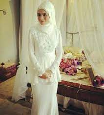Showing posts from october, 2018 show all new post pinned to blue f1 shirt on pinterest via tumblr ift.tt/2eeimnz tel : Baju Akad Nikah Terkini Selebriti Indonesia Lace Wedding Dress Vintage Simple Lace Wedding Dress Wedding Dresses Lace