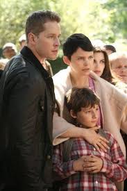 Ouat David And Mary Margaret Charming And Snow Henry Grandparents With Grandson Once Upon A Time Snow And Charming Time Pictures
