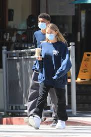 Her mother, heidi, was first married to hairstylist ric pipino. Helene Boshoven Samuel Out Shopping In Los Angeles 07 07 2020 Hawtcelebs