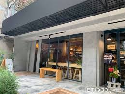 台北蛋糕推薦清單來囉!不管是什麼樣的蛋糕，甜點總是能療癒大家的一天，編輯就幫大家整理台北必買的蛋糕甜點店和推薦品項，包括老字號「紅葉蛋糕」、人氣網購甜點「深夜裡的法國手工甜點」、近年爆紅的「lady m」及「chiffon 戚風蛋糕」，還有甜點蛋糕 diy 體驗，一起來看看吧! Cnbhkaejl0cgnm