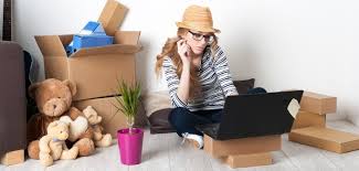 Die erste eigene wohnung und weg vom hotel der eltern. Zu Hause Ausziehen So Geht S Euro Akademie Magazin