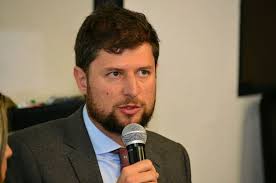 Omar Cabrales (@omcabrales)