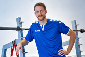Vi har mange års erfaring med både herreklip og dameklip samt hårpleje og lignende. Athletikcoach Philipp Winterhoff Erganzt Hsvh Trainerteam Handball Sport Verein Hamburg