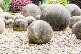 Kinderleichte vorgehnsweise geringe baukosten bescheren euch einen echten b. Zen Stein In Einem Japanischen Garten Steinkugel Im Steingarten Mit Fussweg Lizenzfreie Fotos Bilder Und Stock Fotografie Image 67399711