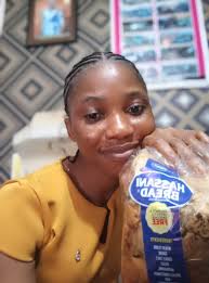 Ric Hassani Bread don land . I no dey hear word. Someone should block  doctor of the future for me because what's this obsession about bread  ☺️☺️☺️. All the way from PORT