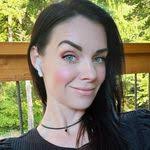 Danielle Grasseth's Instagram, Twitter & Facebook