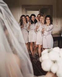 Pre Marriage Photoshoot Strategies For The Bride And Her Bridesmaids Weddings Wedding Brid In 2020 Wedding Picture Poses Wedding Photos Poses Pre Wedding Photoshoot