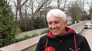 He acted in czech theatre semafor from 1983 to 1990. Jiri Karmpol Vzit Funese Po Filipovskem Byla Blbost Idnes Cz