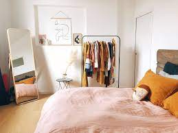 Korean aesthetic room (etsy.com) korean aesthetic room style merupakan salah satu inspirasi desain yang paling populer. 8 Tips Dekorasi Kamar Low Budget Tetap Aesthetic Walau Irit