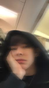 🅟🅐🅑🅛🅞🅗🅞🅛🅘🅒 🐺🌭 (@binibiningred8)