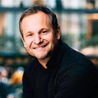 Correo electrónico y teléfono de Patrick Sebring