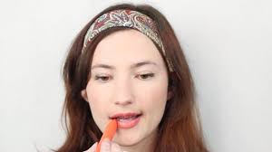 How to Apply Simple Makeup: 10 Steps (with Pictures)