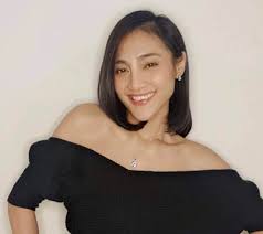 葉婷芝 （ 粵语 ： 葉婷芝 ） 侍應生. 4nyzoxbtzcthdm