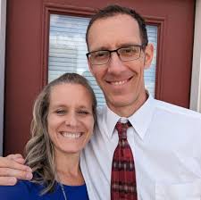 I really want to build Marchesa, the black rose. But im a bit unsure how,  really want the +1/+1 going!