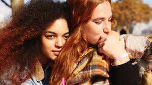 Jan 01, 2022 · tagli capelli ricci corti. Le 16 Inestricabili Differenze Tra Una Donna Con I Capelli Ricci E Una Con I Capelli Lisci Oltreuomo