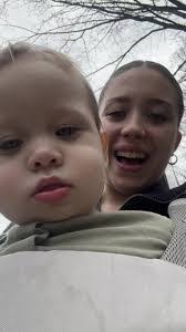 Beth Mccracken's Instagram, Twitter & Facebook