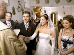 Wollen wissen, wie das mit der kirchensteuer funktioniert? Haufige Fragen Kirchlich Heiraten