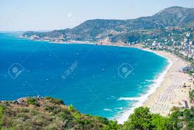 Blaue flagge strand türkei sind vielfältig, da sie sich in vielen städten am mittelmeer, in der ägäis und am schwarzen meer ausbreiten und der türkei einen großen vorteil im strandtourismus verschaffen. Kleopatra Strand Turkei Alanya