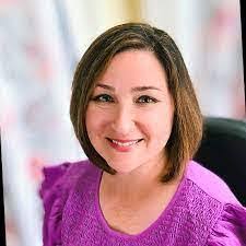 Sonia Dow's Instagram, Twitter & Facebook