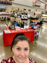 🎅🏼Santa Sightings ✔️ 🕯️Christmas lights ✔️ 🎁 Shopping events ✔️ Our  2024 #columbiamo Holiday Guide is loaded with all the seasons tidings and  fun! 🎄