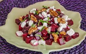 Temps De Preparation 10 Minutes Ingredients Pour 2 Personnes Une Betterave Rouge Cuite Une Petite Tranche De Feta Betterave Salade Betterave Recette Italienne