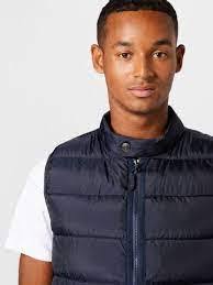 Dennis Vest's Instagram, Twitter & Facebook