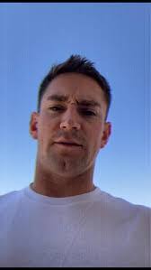 Derek Doss's Instagram, Twitter & Facebook