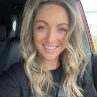 Nicole Hickey's Instagram, Twitter & Facebook