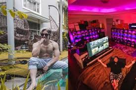 Rumah kediaman momo terbilang sangat megah. Potret 9 Rumah Artis Indonesia Paling Mewah Capai Rp60 M